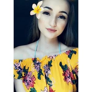 Meet your Posher, Briana